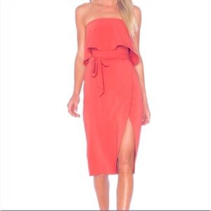 Lovers + Friends Violet orange coral strapless belted midi dress size Medium